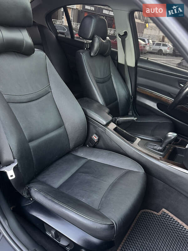 Седан BMW 3 Series 2010 в Николаеве