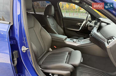 Седан BMW 3 Series 2023 в 