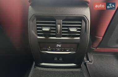 Седан BMW 3 Series 2025 в 