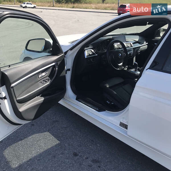 Седан BMW 3 Series 2018 в Дніпрі