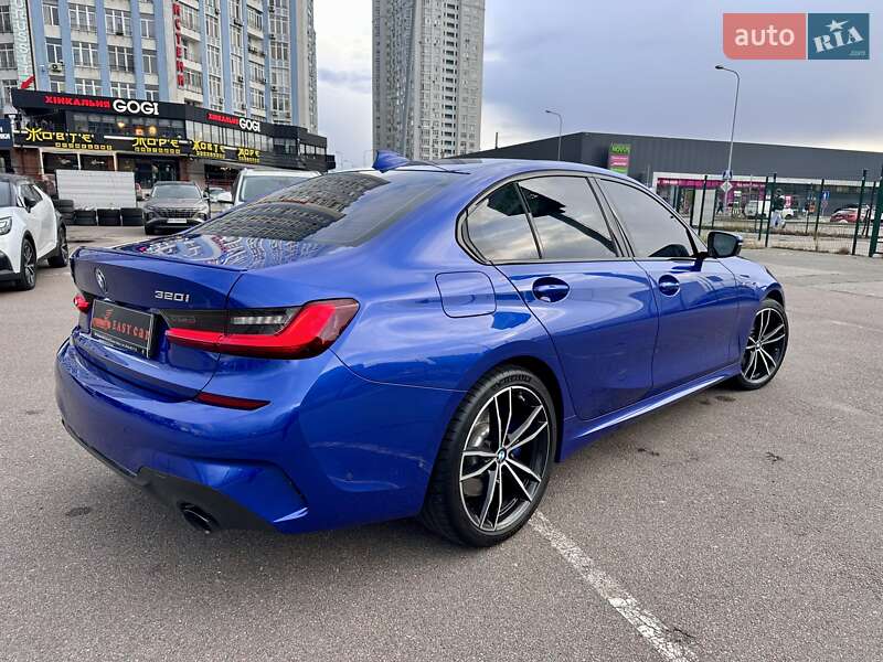 Седан BMW 3 Series 2022 в Киеве