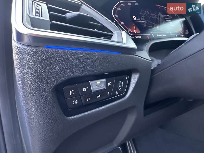 Седан BMW 3 Series 2022 в Киеве