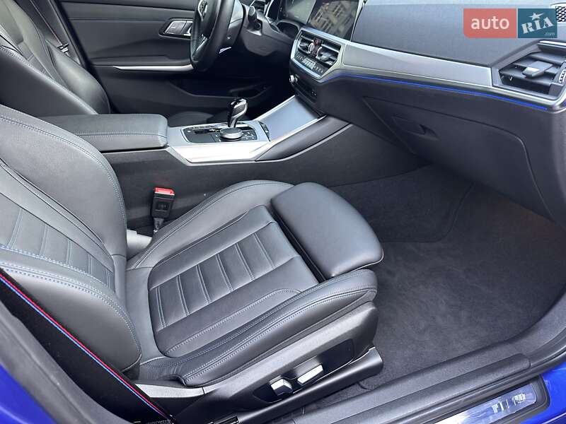 Седан BMW 3 Series 2022 в Киеве