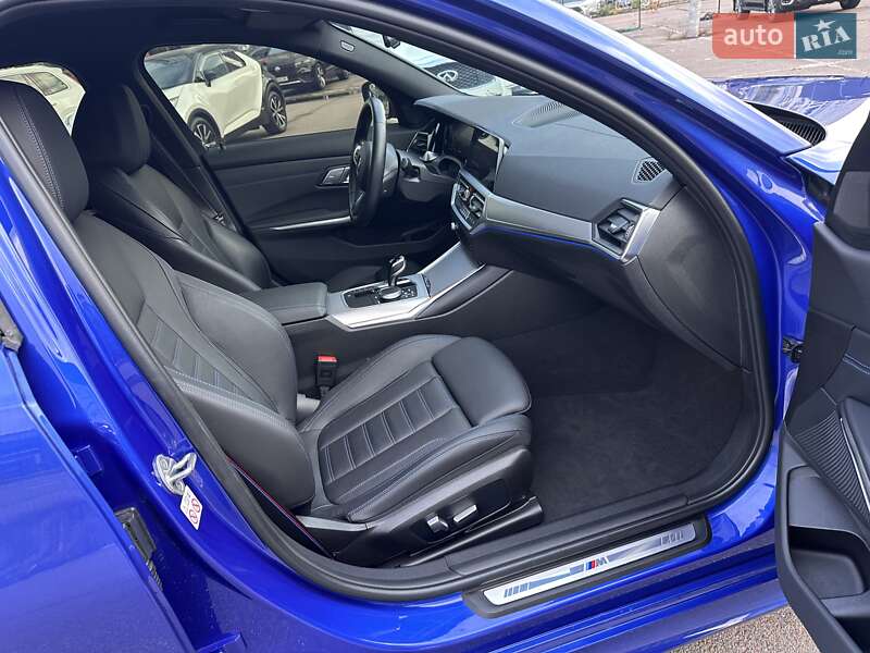 Седан BMW 3 Series 2022 в Киеве