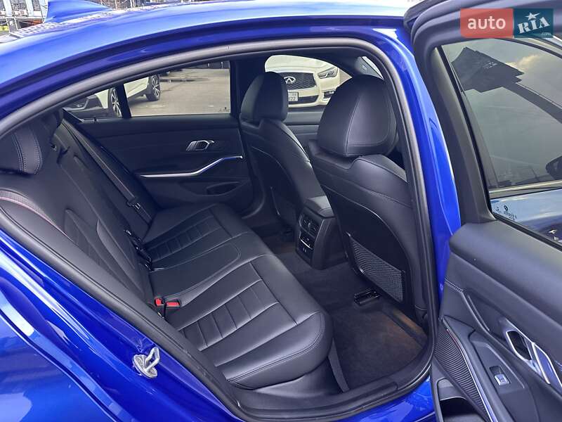 Седан BMW 3 Series 2022 в Киеве