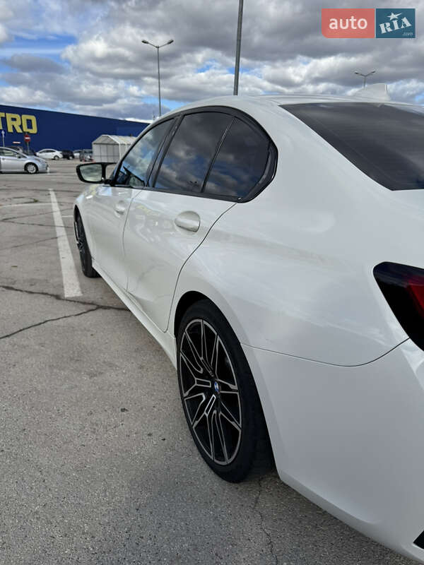 Седан BMW 3 Series 2020 в Кропивницком