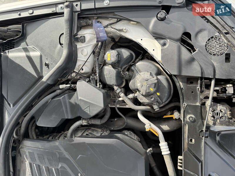 Седан BMW 3 Series 2020 в Кропивницком