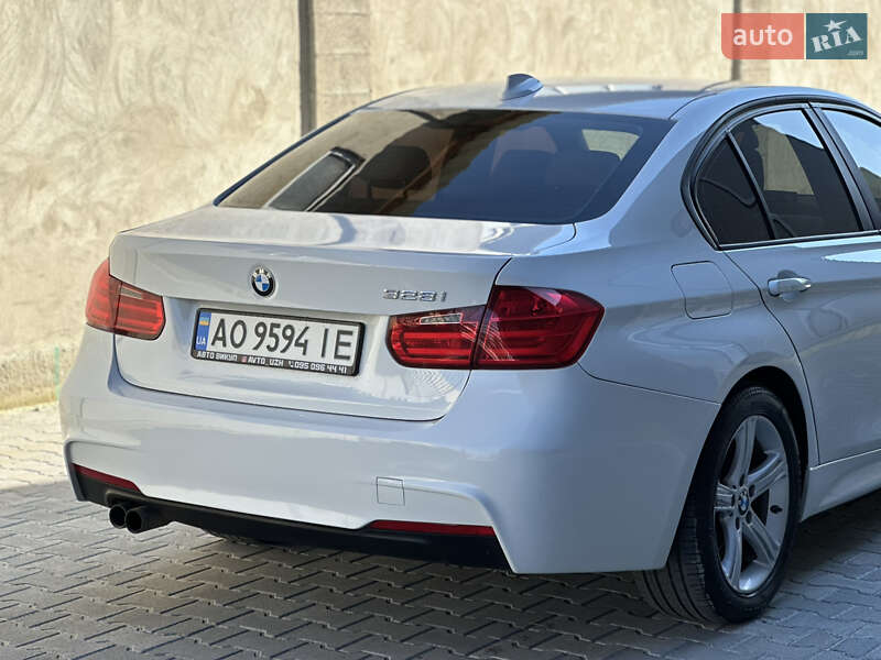 Седан BMW 3 Series 2012 в Ужгороде