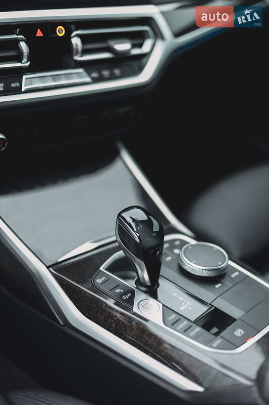 Седан BMW 3 Series 2020 в Бучаче