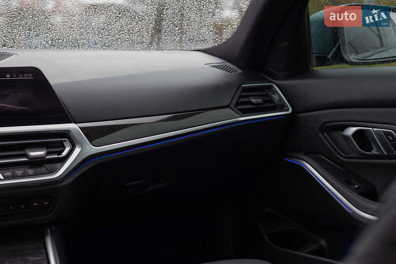 Седан BMW 3 Series 2020 в Бучаче