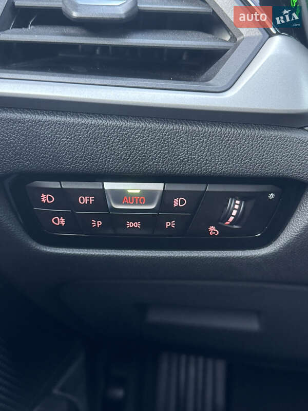 Седан BMW 3 Series 2021 в Хмельницком