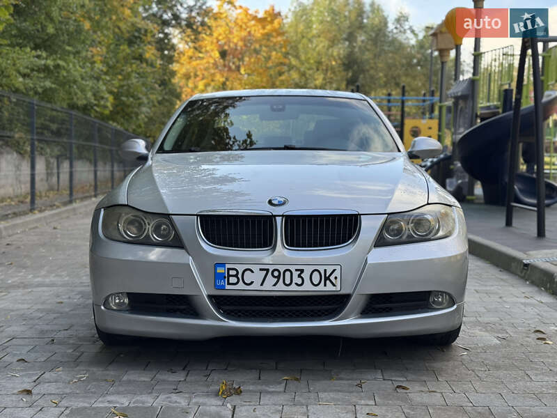 Седан BMW 3 Series 2005 в Львове