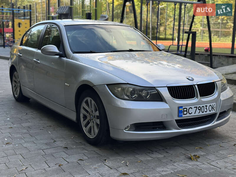 Седан BMW 3 Series 2005 в Львове