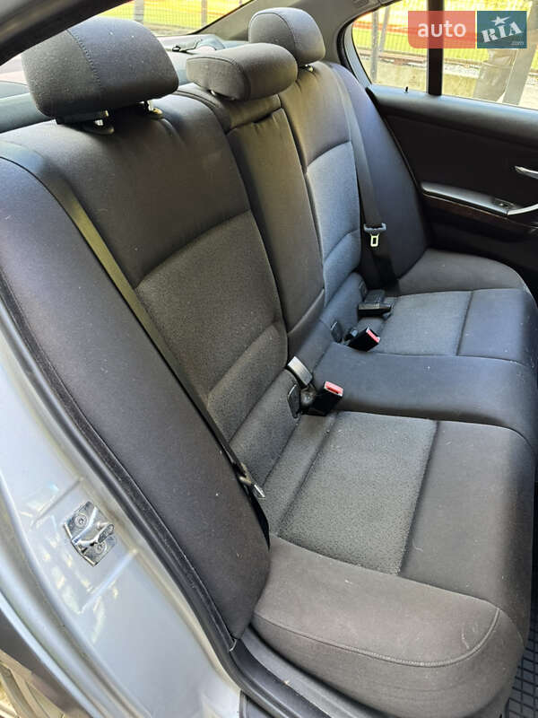 Седан BMW 3 Series 2005 в Львове