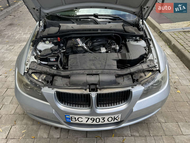 Седан BMW 3 Series 2005 в Львове