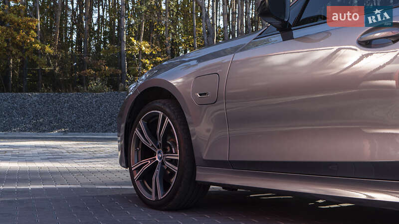 Седан BMW 3 Series 2022 в Львові