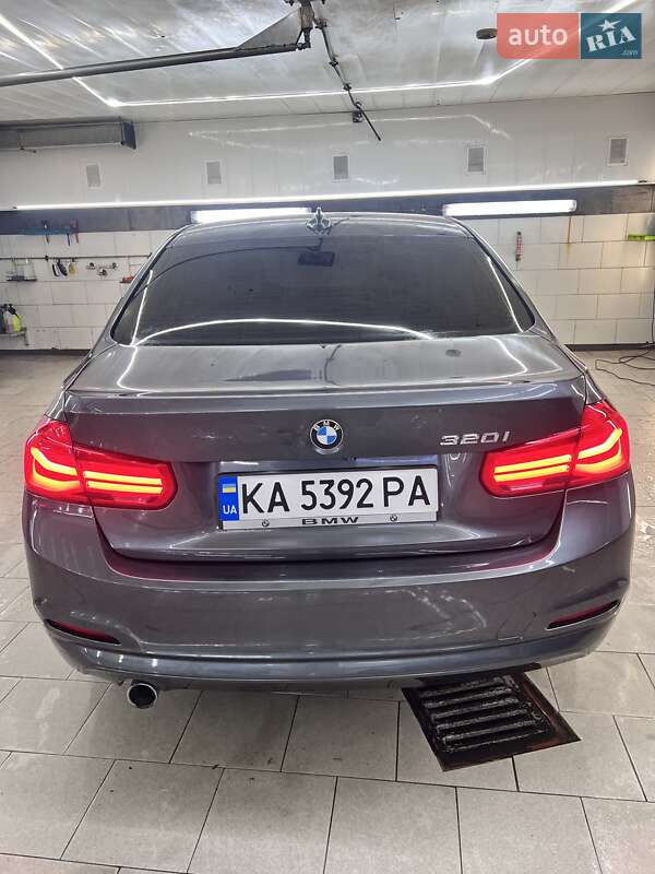 Седан BMW 3 Series 2017 в Києві