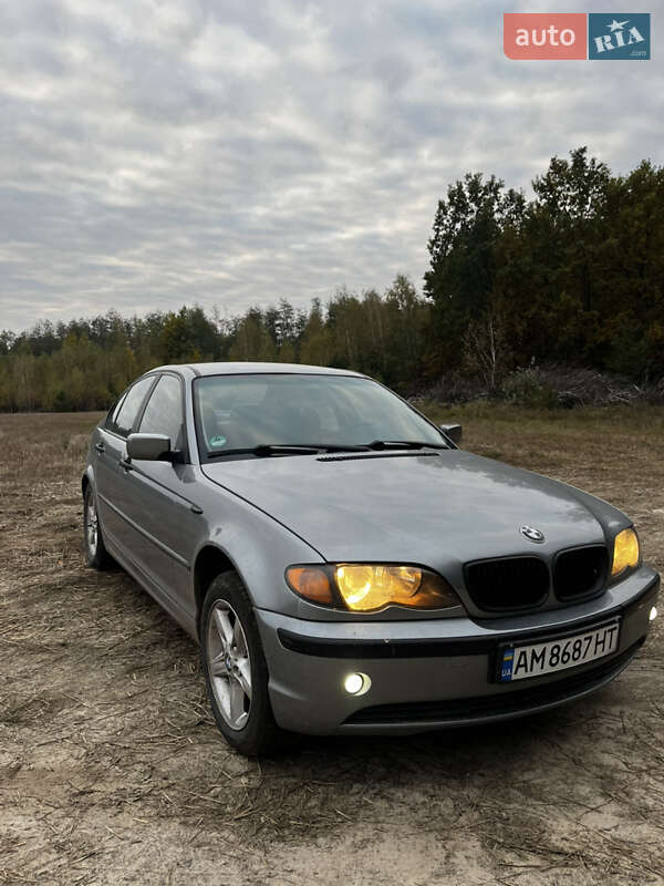 Седан BMW 3 Series 2003 в Корнине