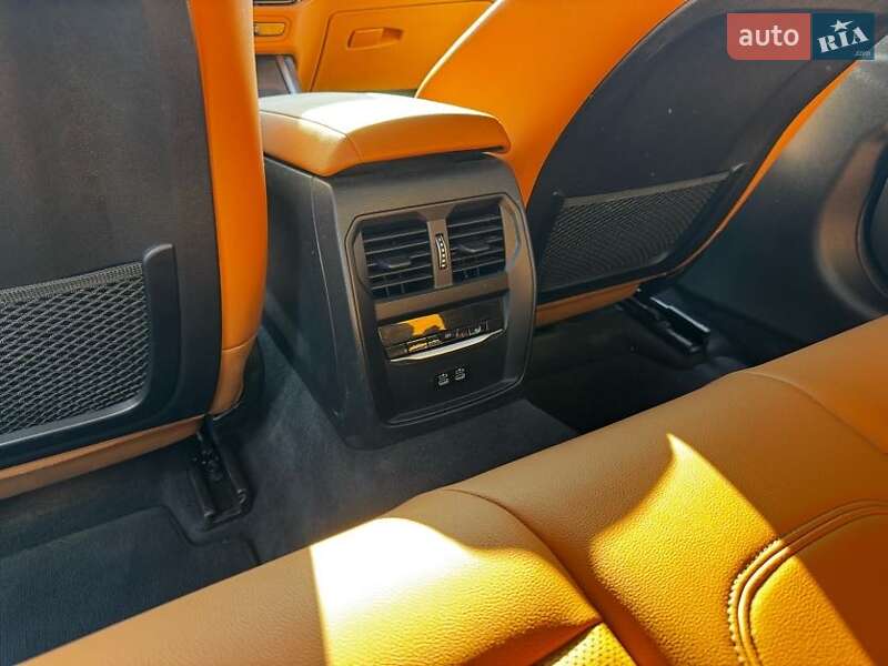 Седан BMW 3 Series 2023 в Львове
