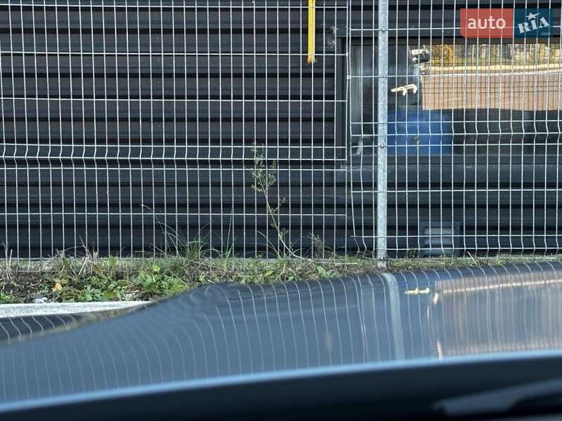 Седан BMW 3 Series 2023 в Львове