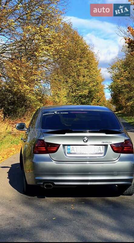 Седан BMW 3 Series 2009 в Бурштині