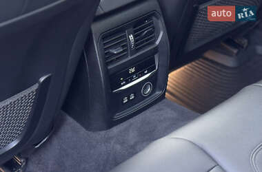 Седан BMW 3 Series 2019 в 