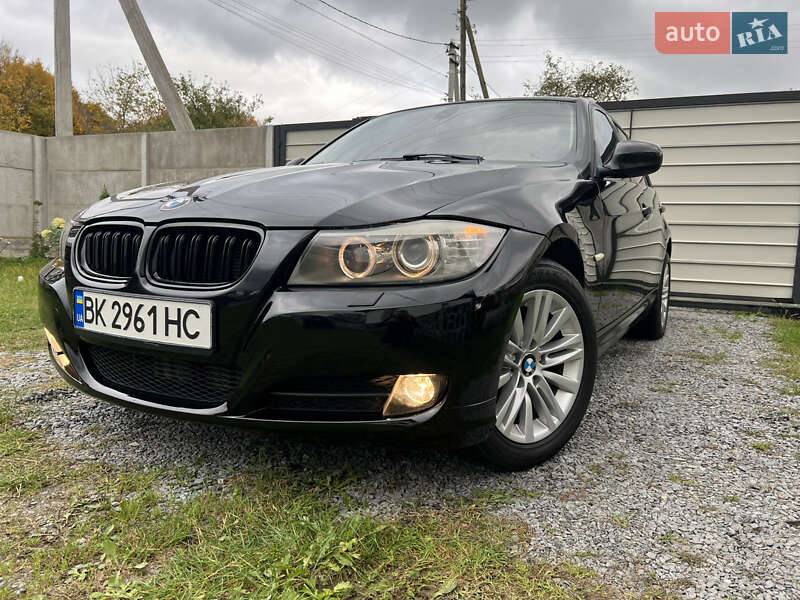 Универсал BMW 3 Series 2011 в Березному