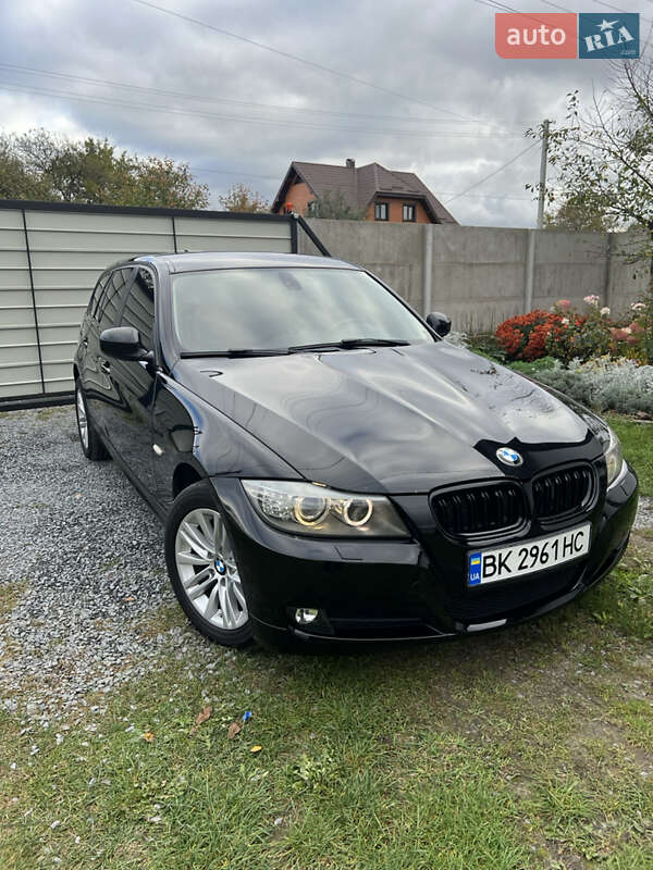 Универсал BMW 3 Series 2011 в Березному