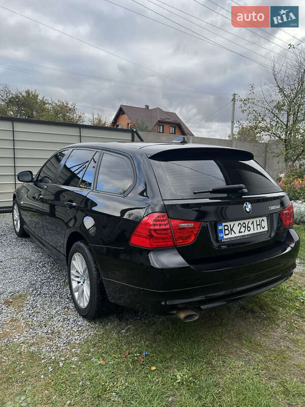 Универсал BMW 3 Series 2011 в Березному