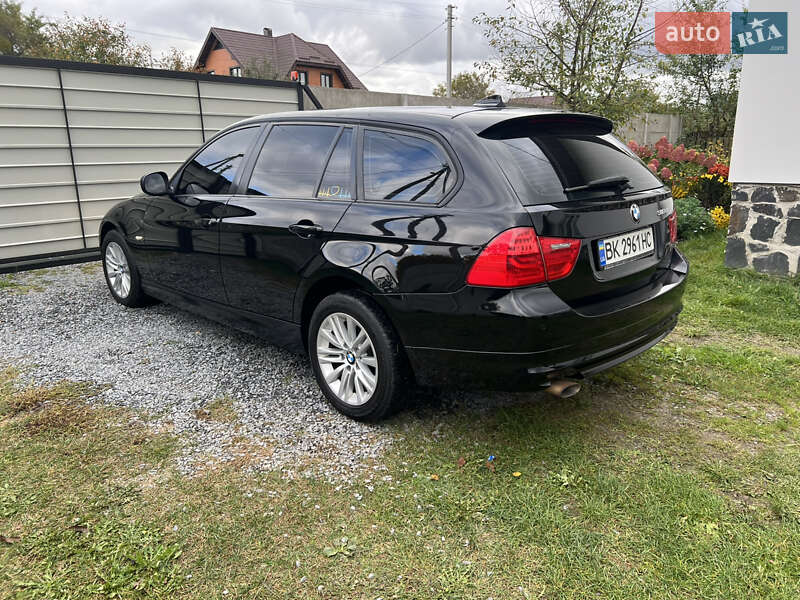 Универсал BMW 3 Series 2011 в Березному