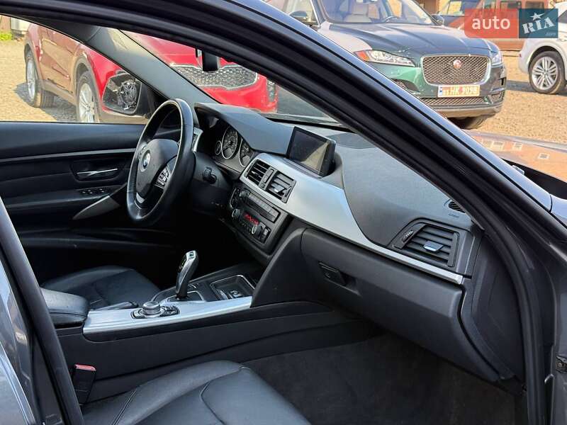 Седан BMW 3 Series 2013 в Луцке