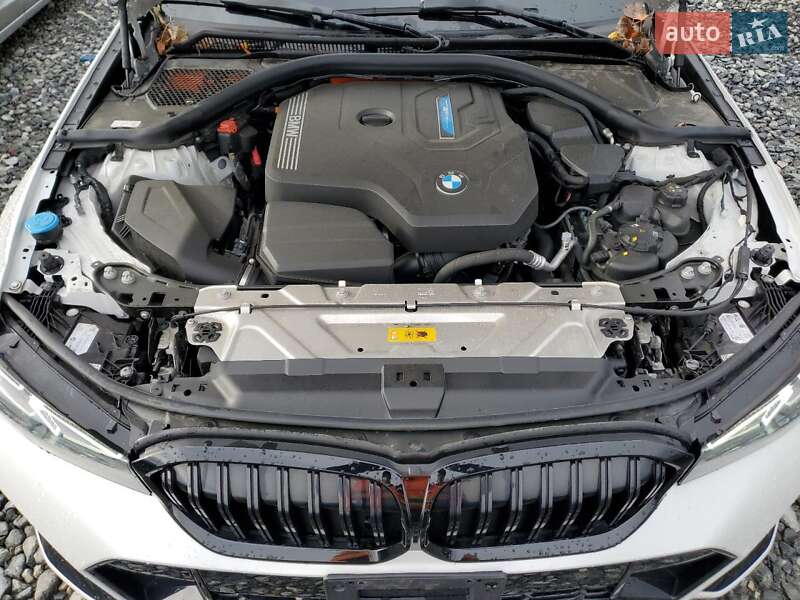 Седан BMW 3 Series 2023 в Львове