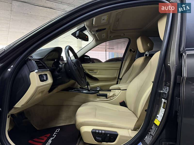 Седан BMW 3 Series 2014 в Одессе