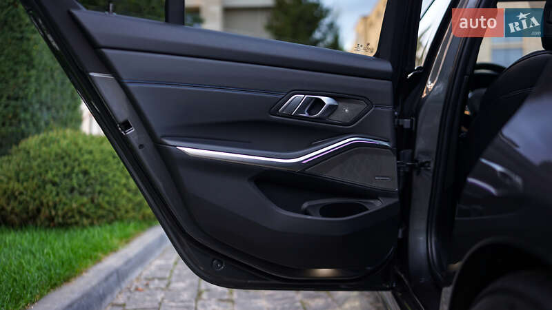 Седан BMW 3 Series 2019 в Львові