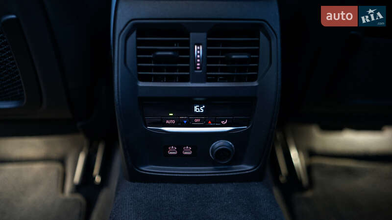 Седан BMW 3 Series 2019 в Львові