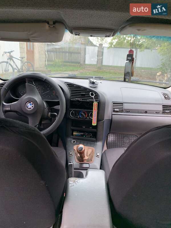Седан BMW 3 Series 1996 в Надвірній