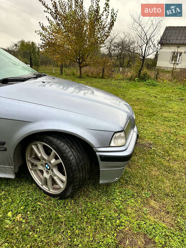 Седан BMW 3 Series 1994 в Львове