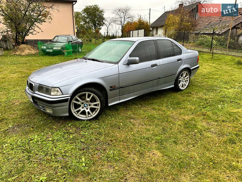 Седан BMW 3 Series 1994 в Львове