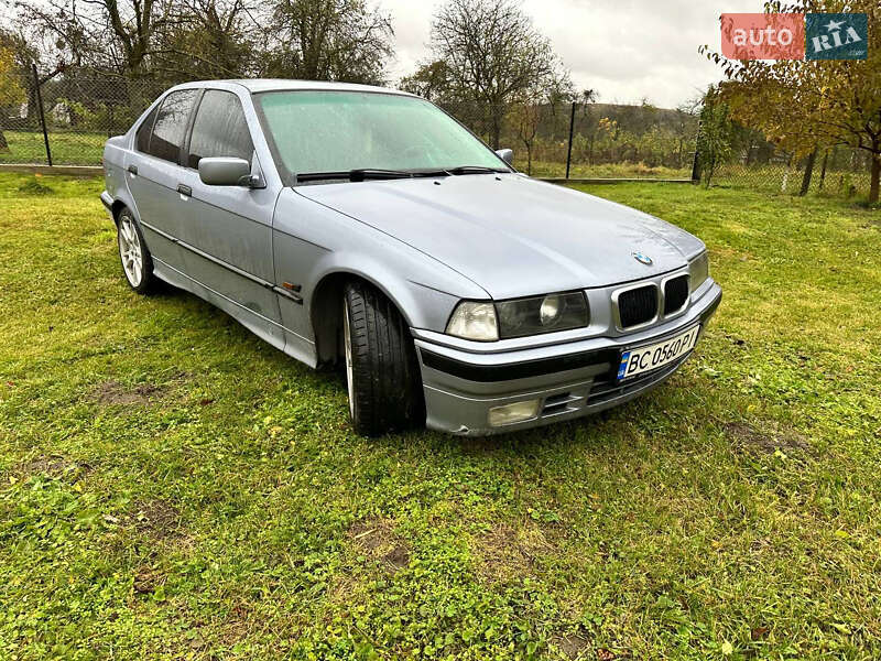 Седан BMW 3 Series 1994 в Львове