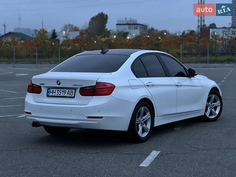 Седан BMW 3 Series 2013 в Киеве