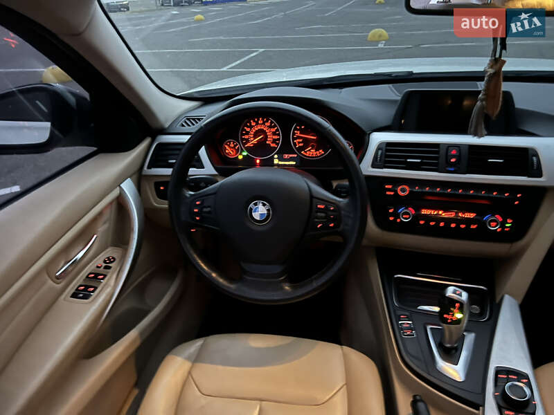 Седан BMW 3 Series 2013 в Киеве
