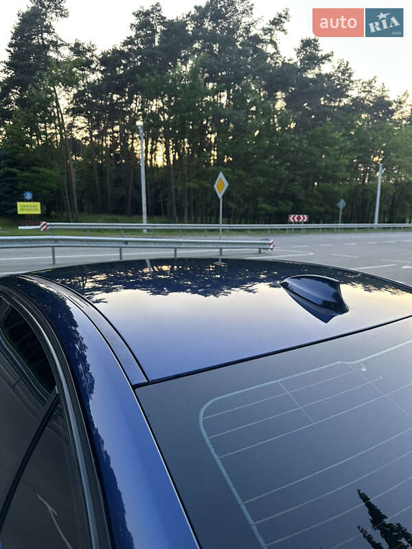 Седан BMW 3 Series 2016 в Ровно