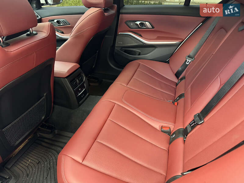 Седан BMW 3 Series 2023 в Львові