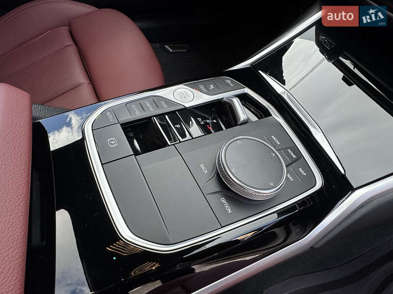 Седан BMW 3 Series 2023 в Львові