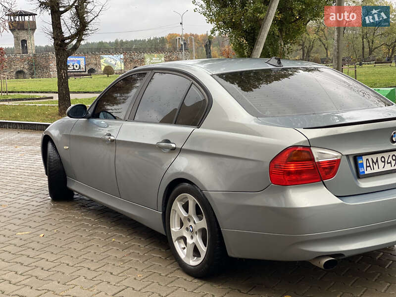 Седан BMW 3 Series 2005 в Звягеле