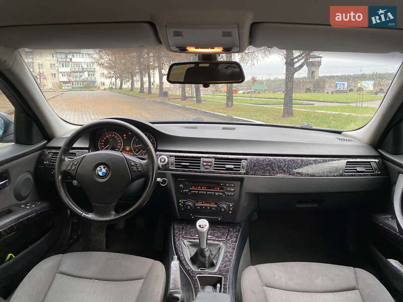 Седан BMW 3 Series 2005 в Звягеле