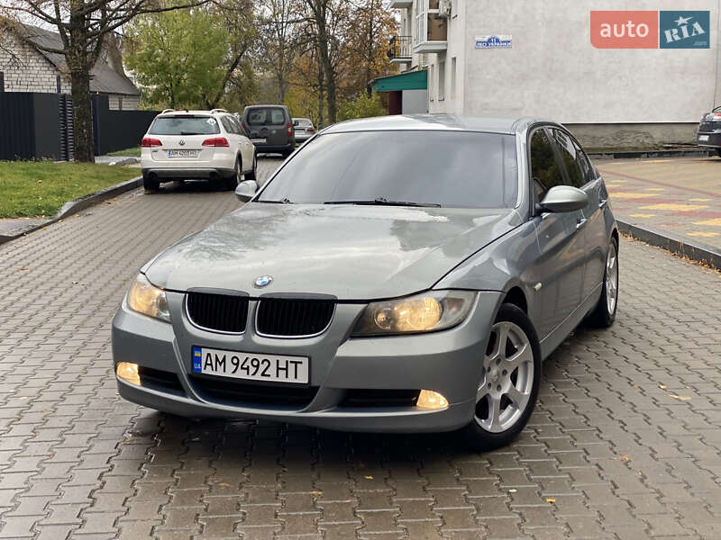 Седан BMW 3 Series 2005 в Звягеле