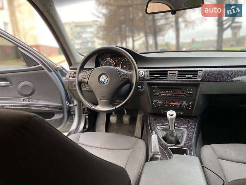 Седан BMW 3 Series 2005 в Звягеле