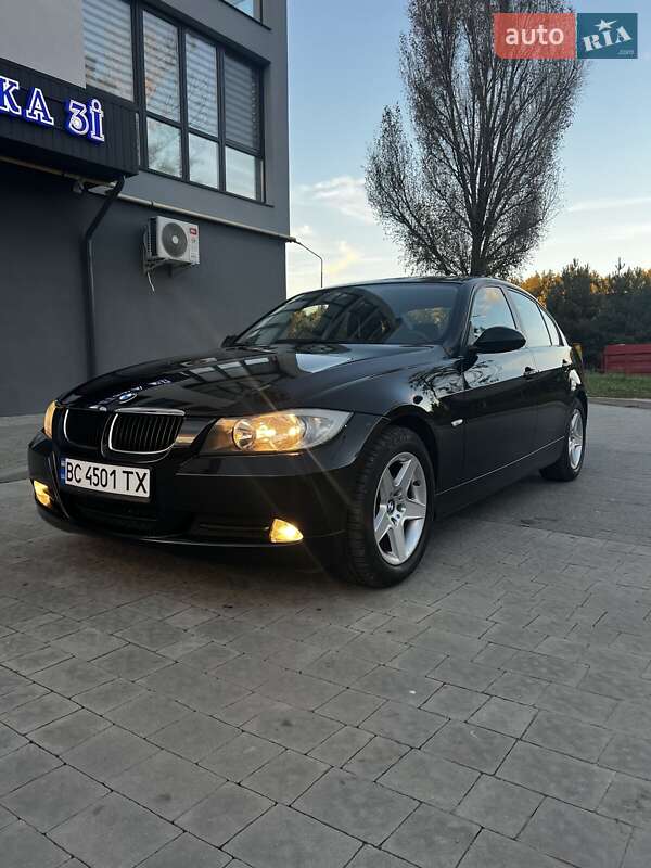 Седан BMW 3 Series 2007 в Новояворовске