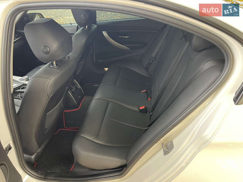 Седан BMW 3 Series 2018 в Ровно фото 23 Седан BMW 3 Series 2018 в Ровно